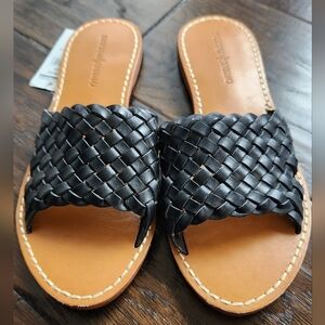 Sutton Studio Womens Black Leather Flat Sandals Shoes, size 8 Medium SUP18035